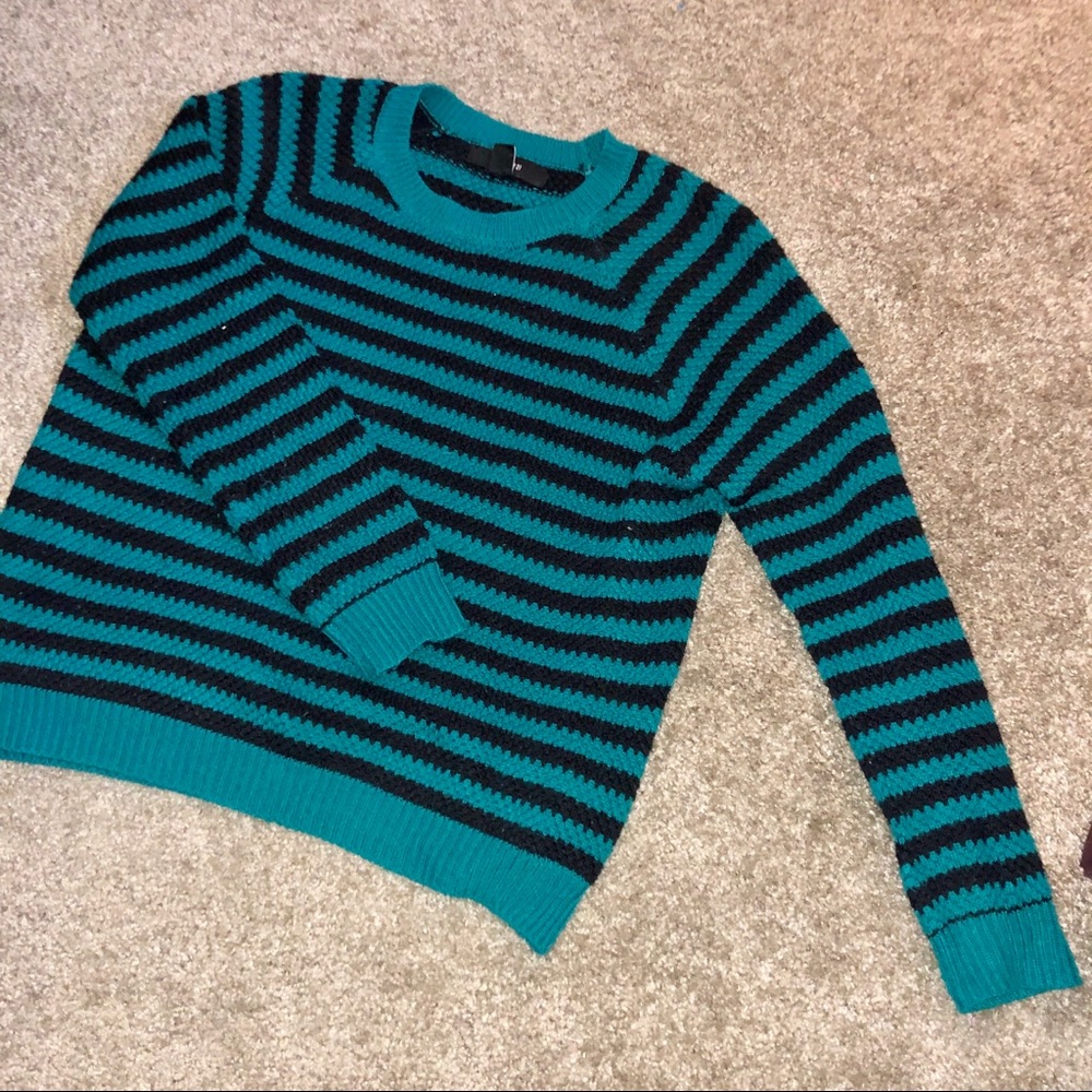 🌙 6/$30 Forever 21 green/blue and black sweater